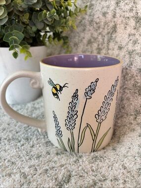 Spectrum Designz Ceramic Lavender & Bee Large 21oz Mug w Purple Glaze NWT